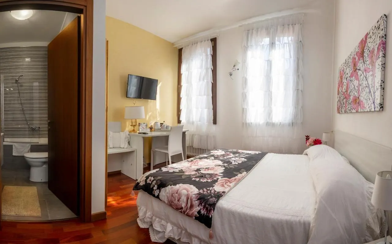 Ca' Degli Specchieri Hotel Veneza 0*,